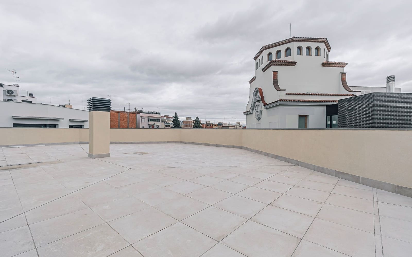 2 Zimmer Wohnung zu vermieten in Barcelona Stadt mit Garage - 1.850 € (Ref: 9588502)