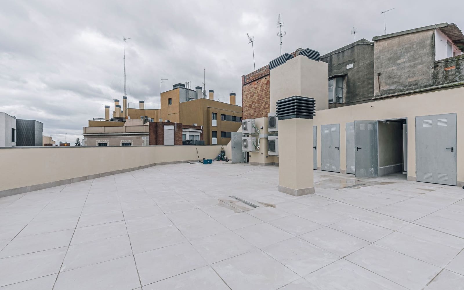 2 Zimmer Wohnung zu vermieten in Barcelona Stadt mit Garage - 1.850 € (Ref: 9588502)