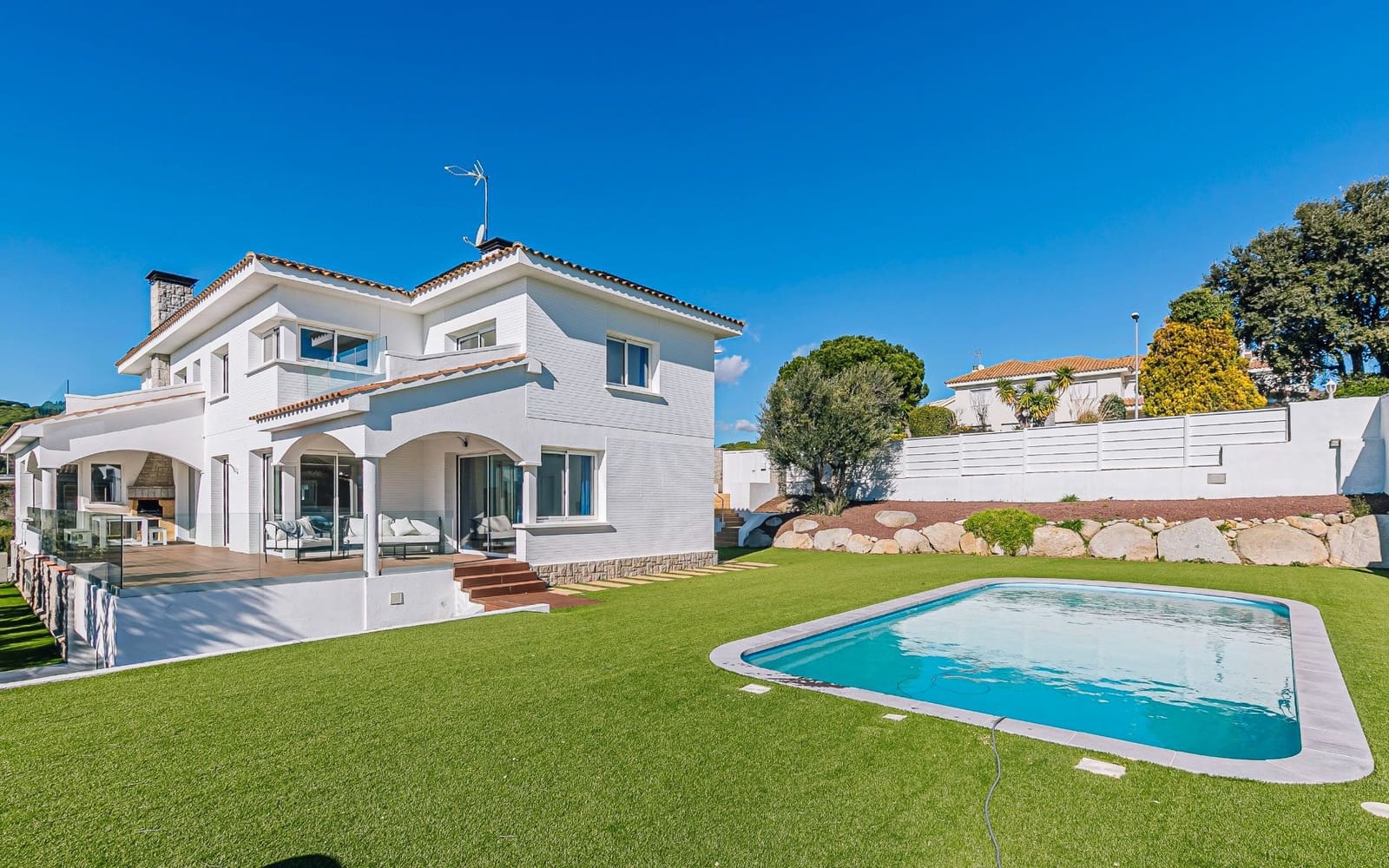 Chalet de 6 habitaciones en Alella en venta con piscina garaje - 1.790.000 € (Ref: 9588504)