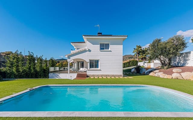 Chalet de 6 habitaciones en Alella en venta con piscina garaje - 1.790.000 € (Ref: 9588504)