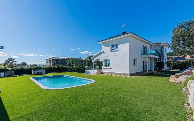 Chalet de 6 habitaciones en Alella en venta con piscina garaje - 1.790.000 € (Ref: 9588504)