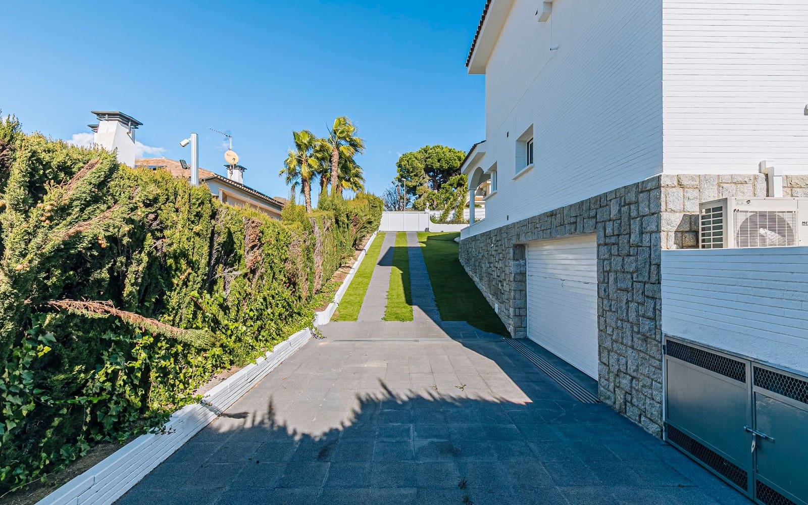 Chalet de 6 habitaciones en Alella en venta con piscina garaje - 1.790.000 € (Ref: 9588504)