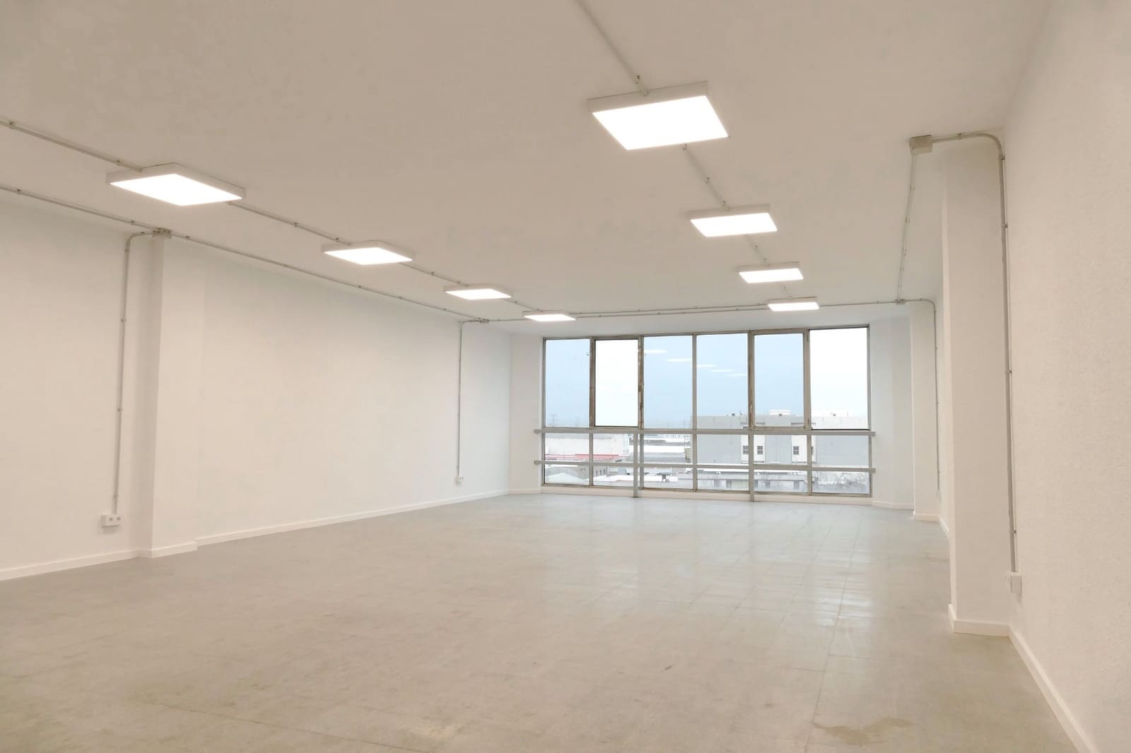 Bureau à louer à L'Hospitalet de Llobregat - 3 000 € (Ref: 9602717)