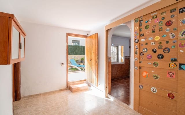 7 soveværelse Villa til salg i Segur de Calafell, Calafell med swimmingpool garage - € 289.000 (Ref: 9603482)