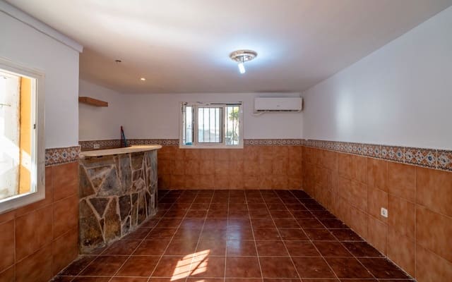 7 soveværelse Villa til salg i Segur de Calafell, Calafell med swimmingpool garage - € 289.000 (Ref: 9603482)