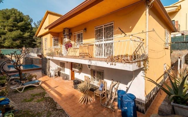 7 soveværelse Villa til salg i Segur de Calafell, Calafell med swimmingpool garage - € 289.000 (Ref: 9603482)