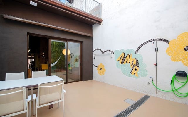 3 makuuhuone Huvila myytävänä paikassa Terrassa mukana 
autotalli - 550 000 € (Ref: 9610522)