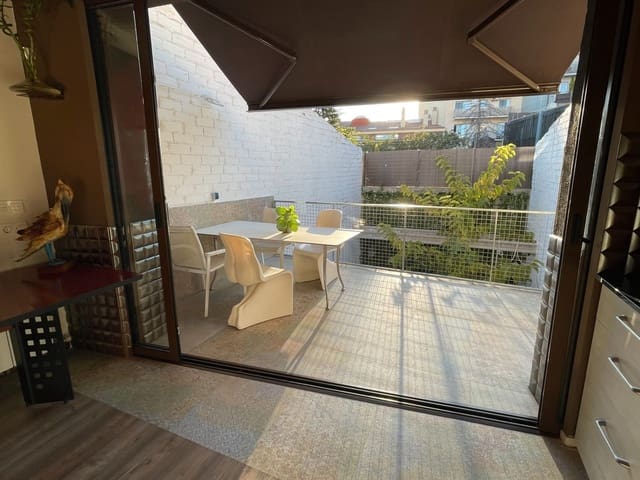 3 makuuhuone Huvila myytävänä paikassa Terrassa mukana 
autotalli - 550 000 € (Ref: 9610522)