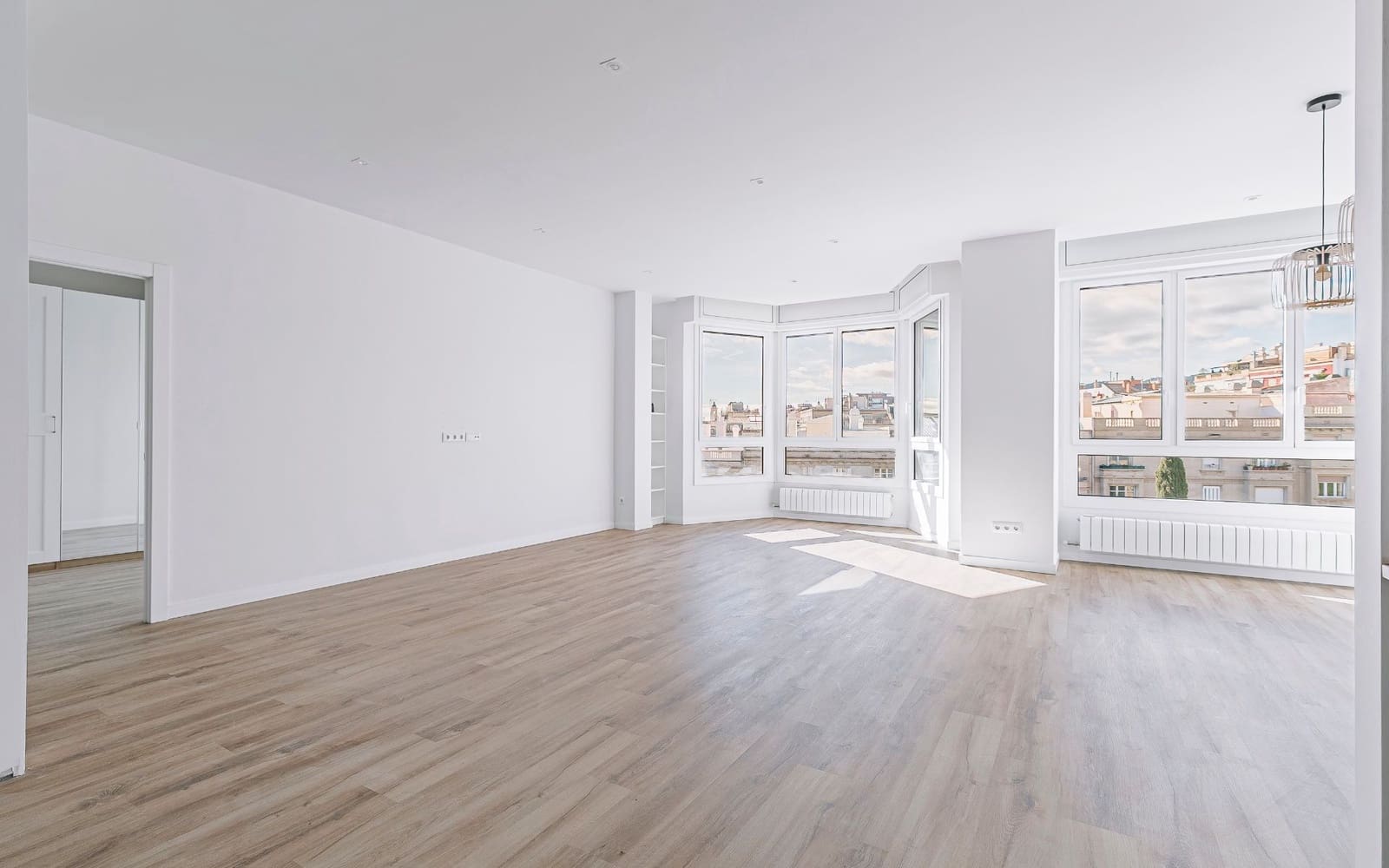 Appartement de 3 chambres à louer à Barcelone ville - 4 490 € (Ref: 9611914)