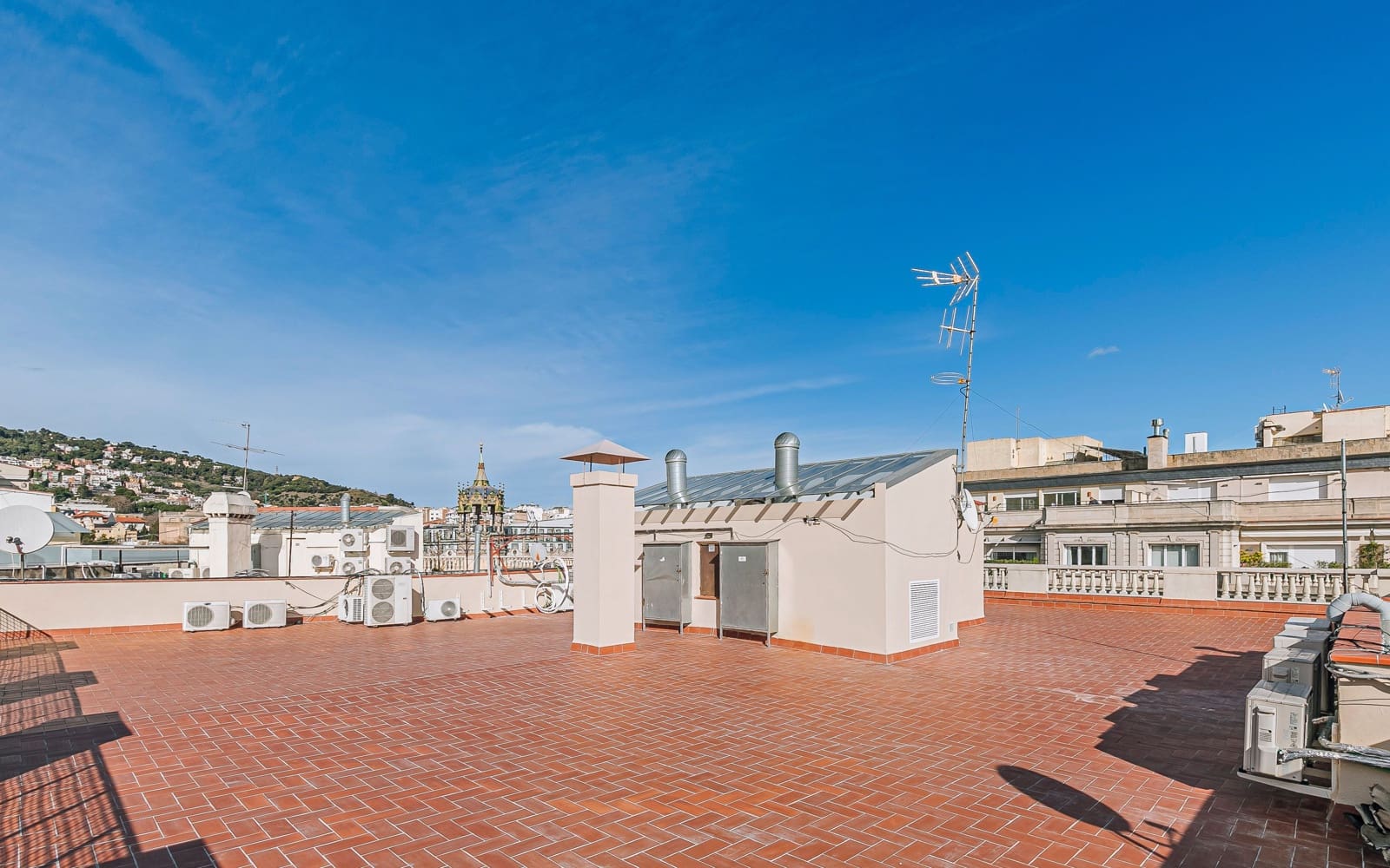 Appartement de 3 chambres à louer à Barcelone ville - 4 490 € (Ref: 9611914)