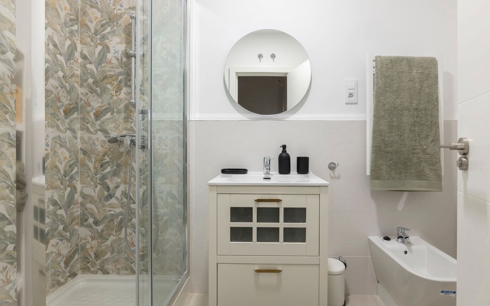 2 soverom Leilighet til leie i Madrid by - € 4 400 (Ref: 9611915)