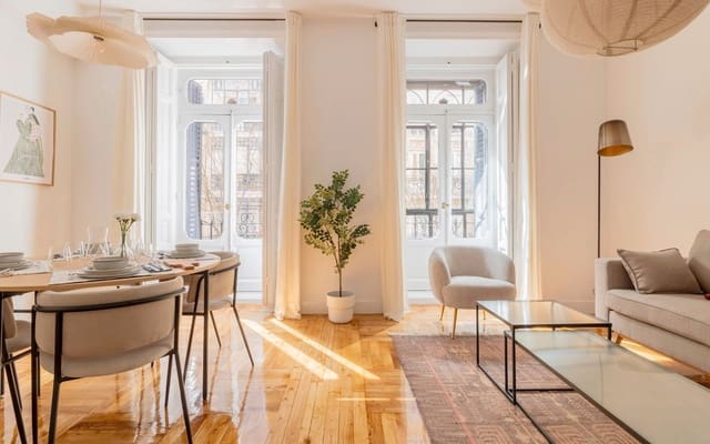 2 soverom Leilighet til leie i Recoletos, Madrid by - € 4 400 (Ref: 9611915)