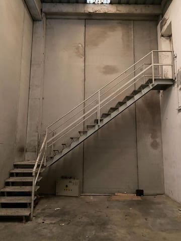 Kommersiell till salu i Figueres - 1 800 000 € (Ref: 9611916)