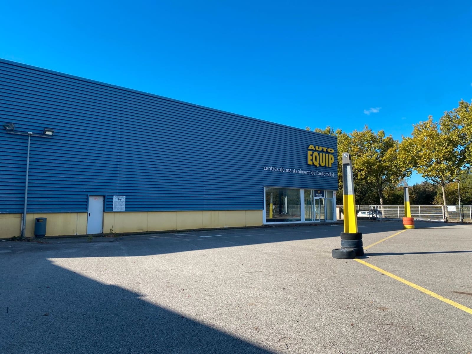 Commercial for sale in Figueres - € 1,800,000 (Ref: 9611916)