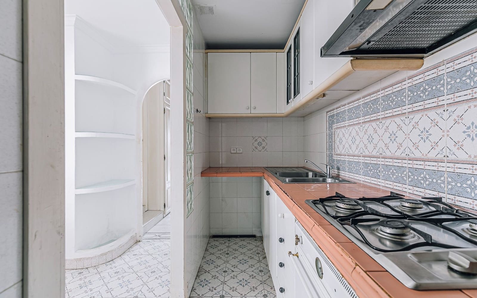 3 bedroom Flat for sale in Barcelona city - € 425,000 (Ref: 9618709)