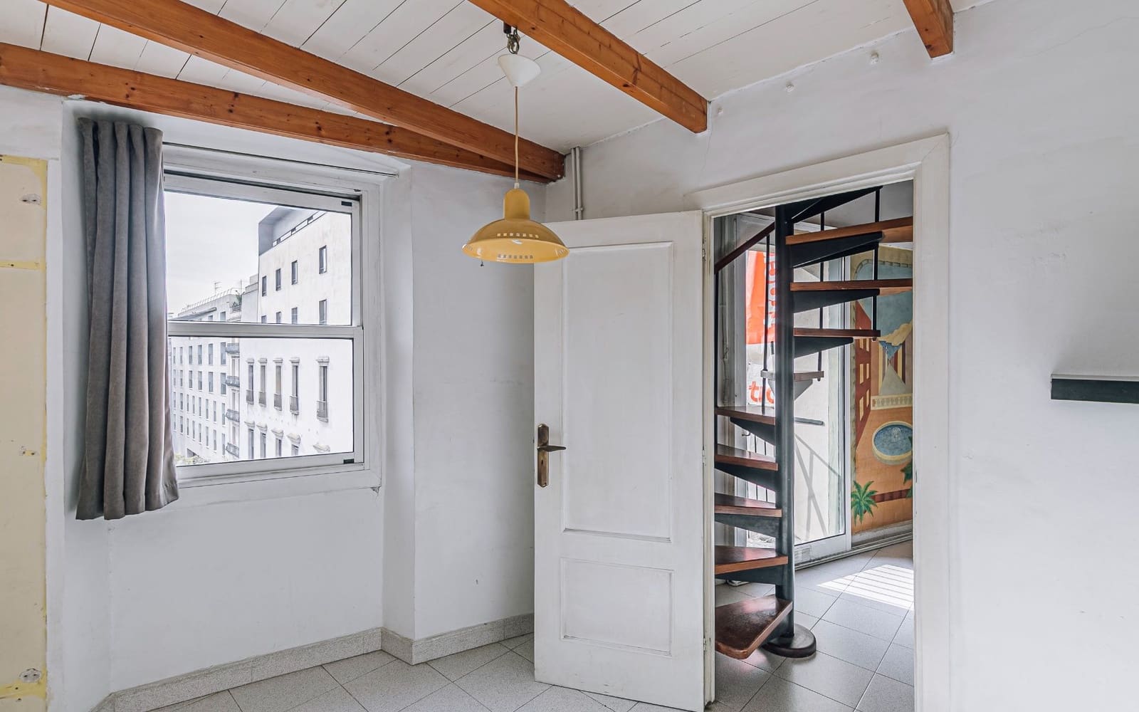 3 bedroom Flat for sale in Barcelona city - € 425,000 (Ref: 9618709)