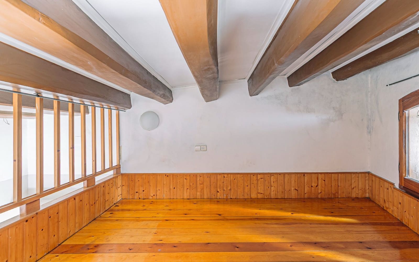 3 bedroom Flat for sale in Barcelona city - € 425,000 (Ref: 9618709)