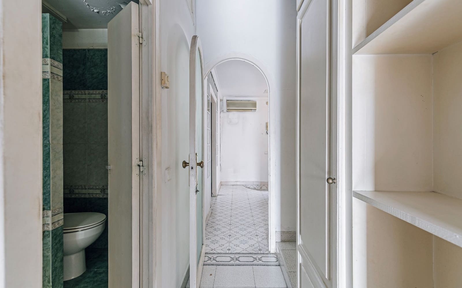 3 bedroom Flat for sale in Barcelona city - € 425,000 (Ref: 9618709)