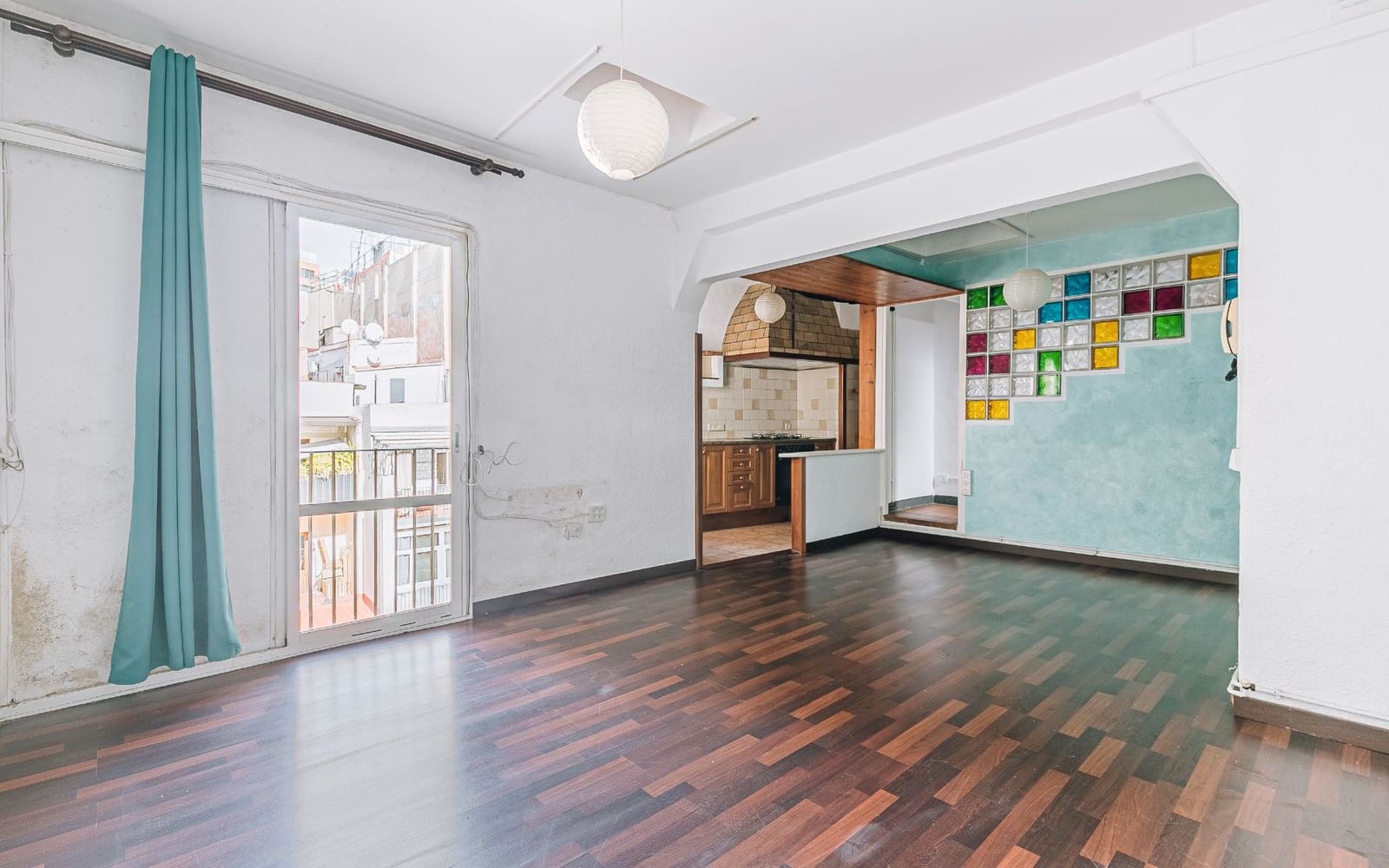 3 bedroom Flat for sale in Barcelona city - € 425,000 (Ref: 9618709)