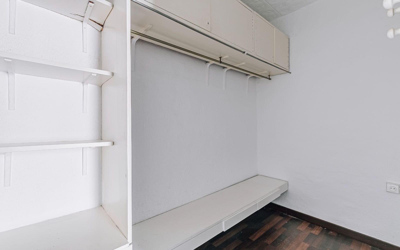 3 bedroom Flat for sale in Barcelona city - € 425,000 (Ref: 9618709)