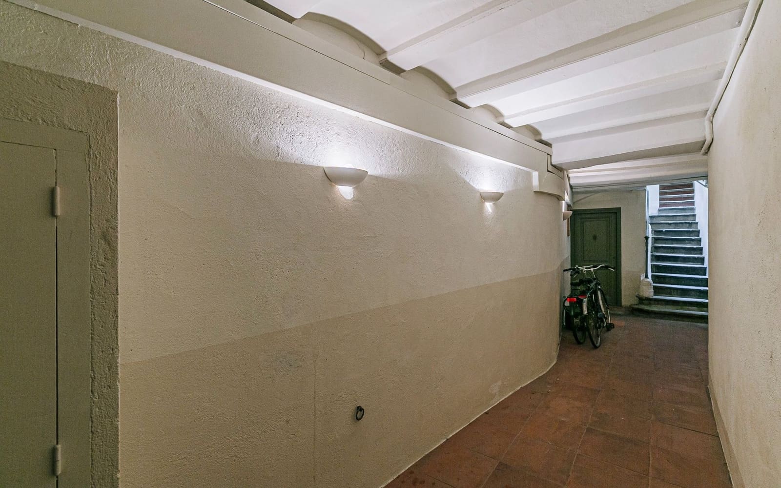 3 bedroom Flat for sale in Barcelona city - € 425,000 (Ref: 9618709)