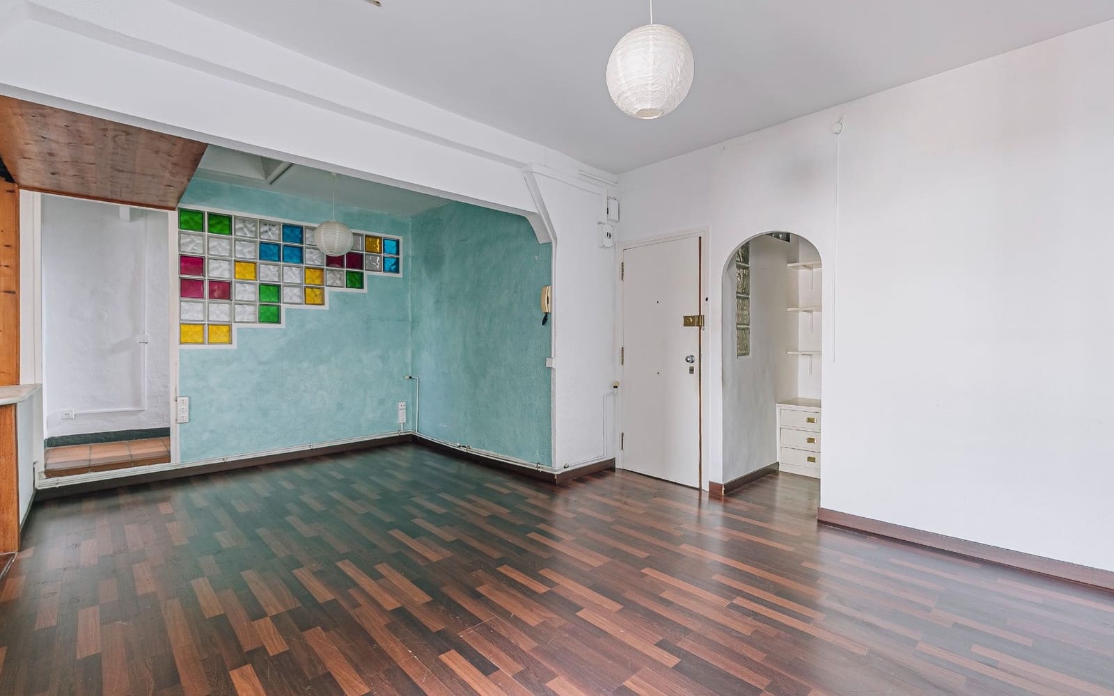 3 bedroom Flat for sale in Barcelona city - € 425,000 (Ref: 9618709)