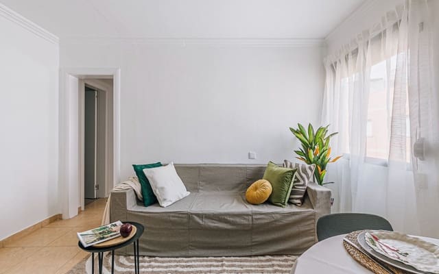 3 sovrum Lägenhet till salu i Santa Coloma de Gramenet - 210 000 € (Ref: 9618711)