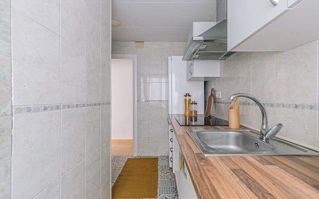 3 sovrum Lägenhet till salu i Santa Coloma de Gramenet - 210 000 € (Ref: 9618711)