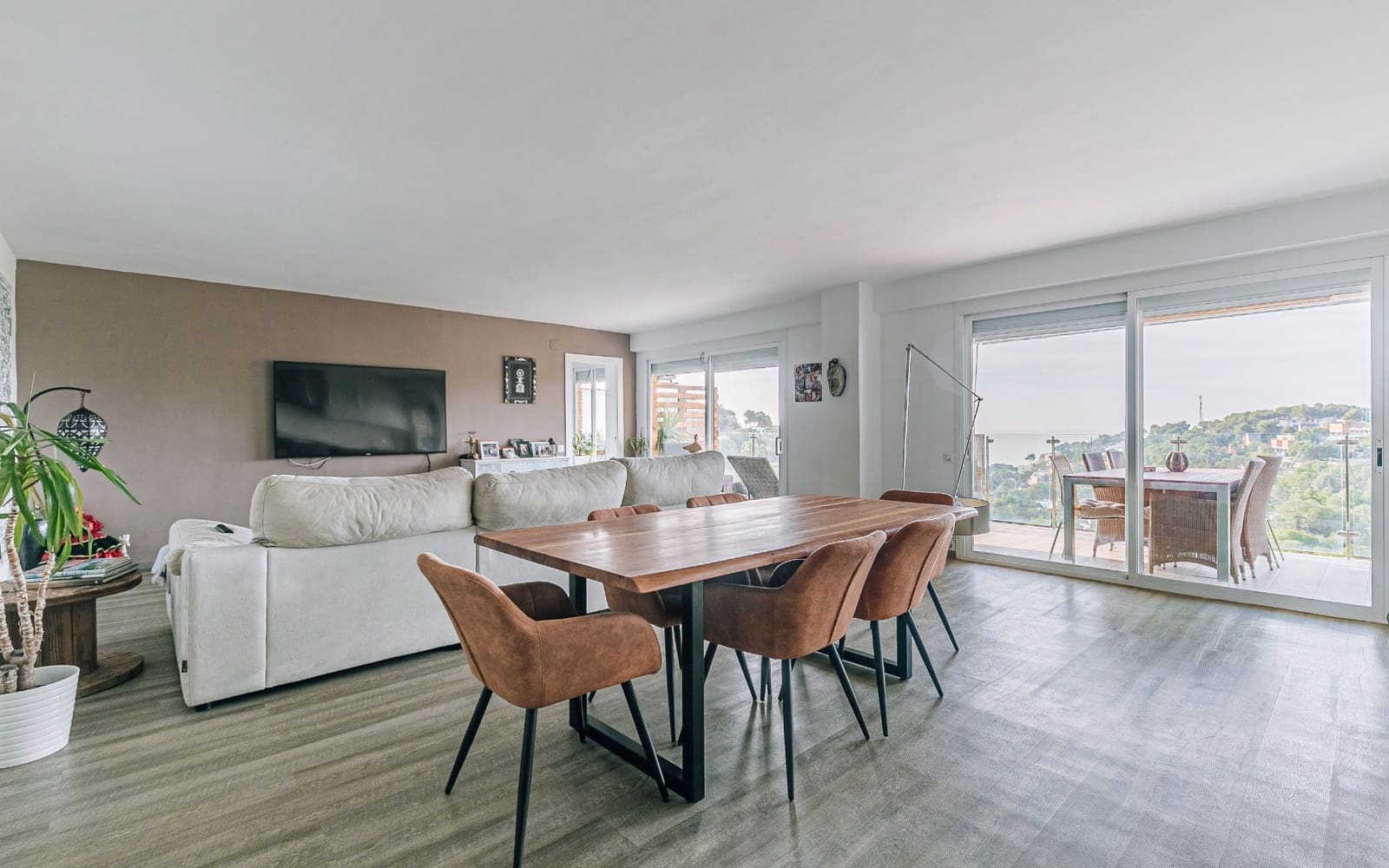 5 chambre Appartement à vendre à Castelldefels avec piscine garage - 825 000 € (Ref: 9618712)