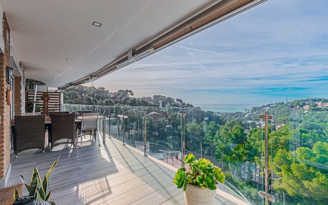 5 chambre Appartement à vendre à Castelldefels avec piscine garage - 825 000 € (Ref: 9618712)