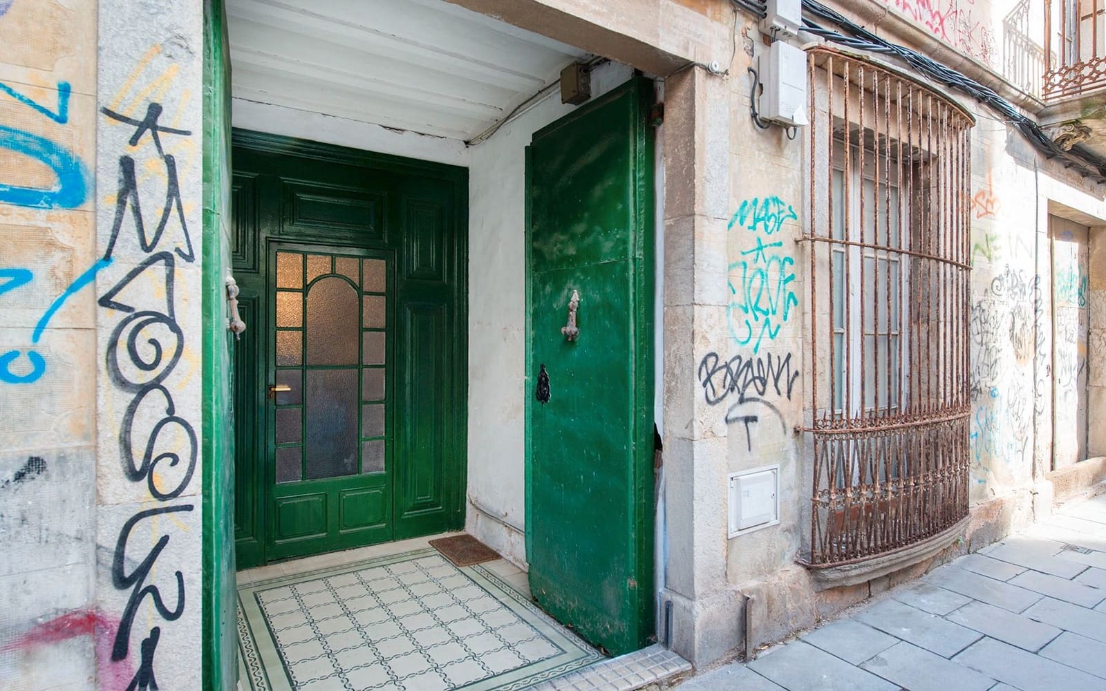 6 bedroom Townhouse for sale in Malgrat de Mar - € 485,000 (Ref: 9618713)