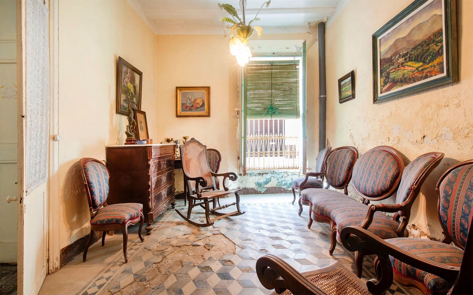 6 bedroom Townhouse for sale in Malgrat de Mar - € 485,000 (Ref: 9618713)