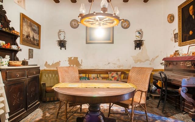 6 bedroom Townhouse for sale in Malgrat de Mar - € 485,000 (Ref: 9618713)