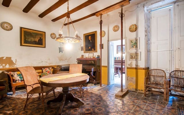 6 bedroom Townhouse for sale in Malgrat de Mar - € 485,000 (Ref: 9618713)