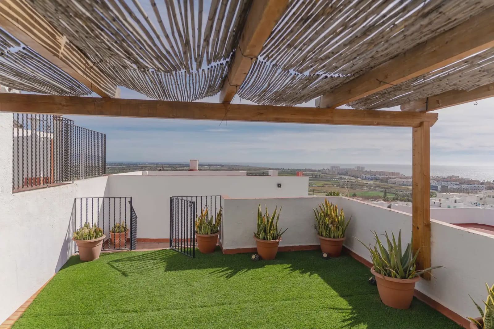 Casa de 3 habitaciones en Salobreña en venta - 228.000 € (Ref: 9618714)