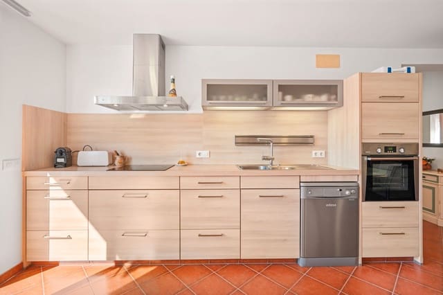 Piso de 3 habitaciones en Ciutadella de Menorca en venta - 480.000 € (Ref: 9628423)