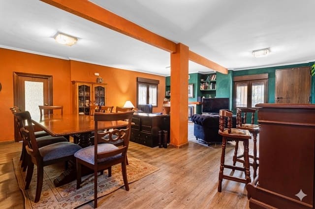 4 soverom Villa til salgs i Godelleta med garasje - € 325 000 (Ref: 9630584)