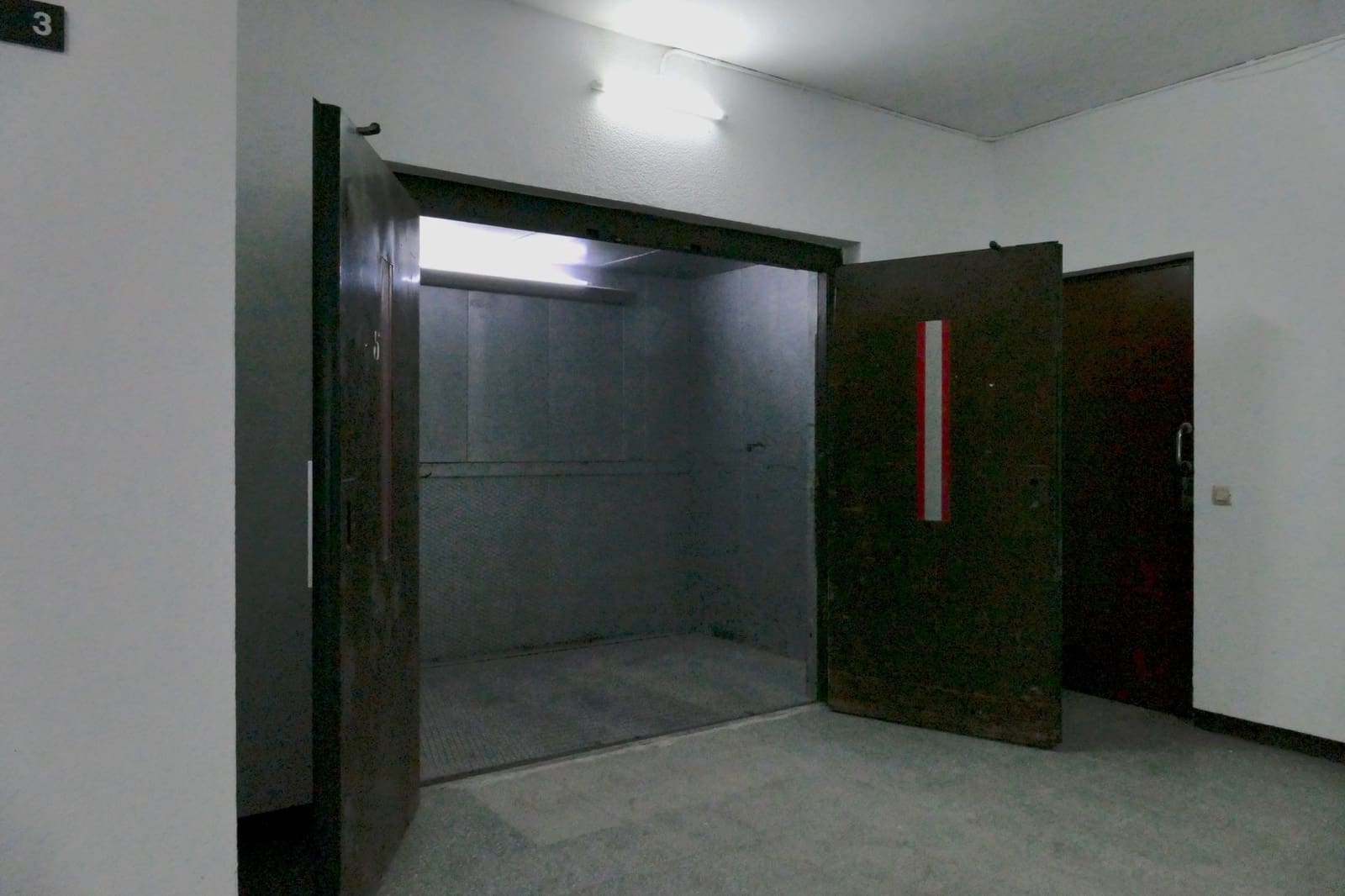 Kommersiell att hyra i L'Hospitalet de Llobregat - 3 000 € (Ref: 9640635)