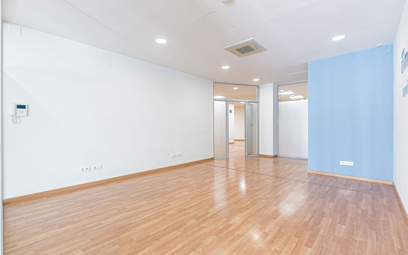 Bureau à louer à Barcelone ville - 1 990 € (Ref: 9650703)