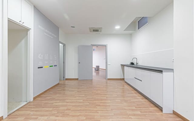 Biuro do wynajęcia w El Clot, Miasto Barcelona - 1 990 € (Ref: 9650703)