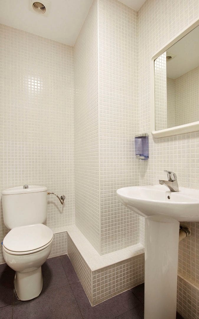 Erhverv til leje i Barcelona by - € 1.990 (Ref: 9650704)