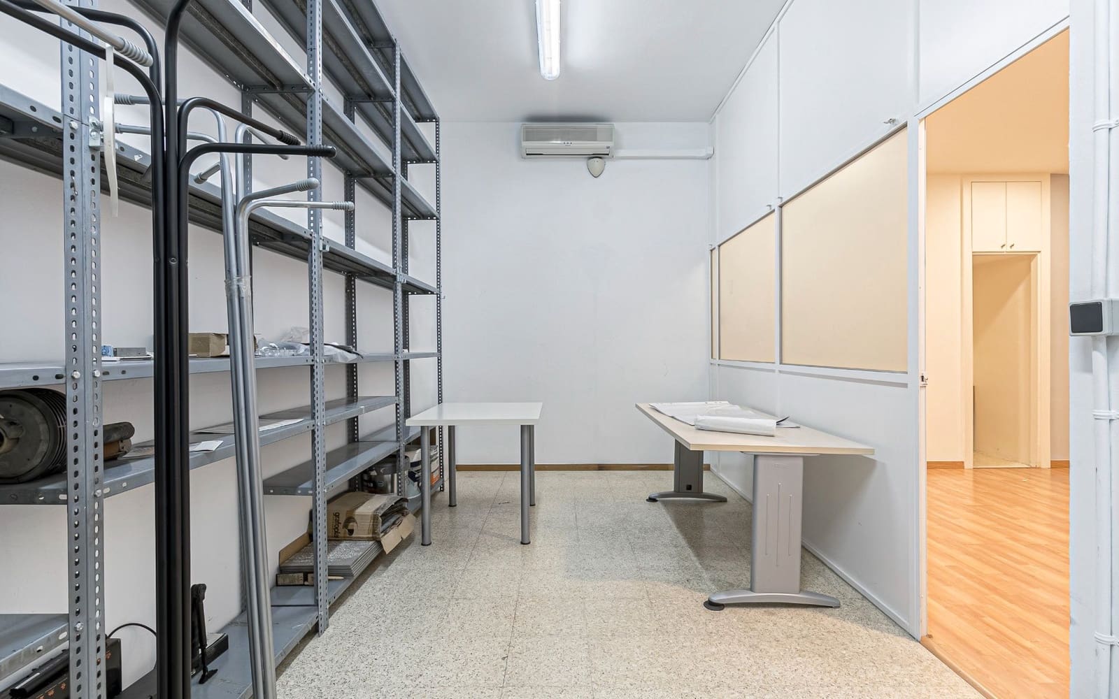 Erhverv til leje i Barcelona by - € 1.990 (Ref: 9650704)