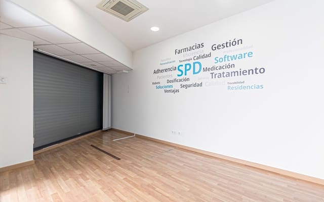 Erhverv til leje i El Clot, Barcelona by - € 1.990 (Ref: 9650704)