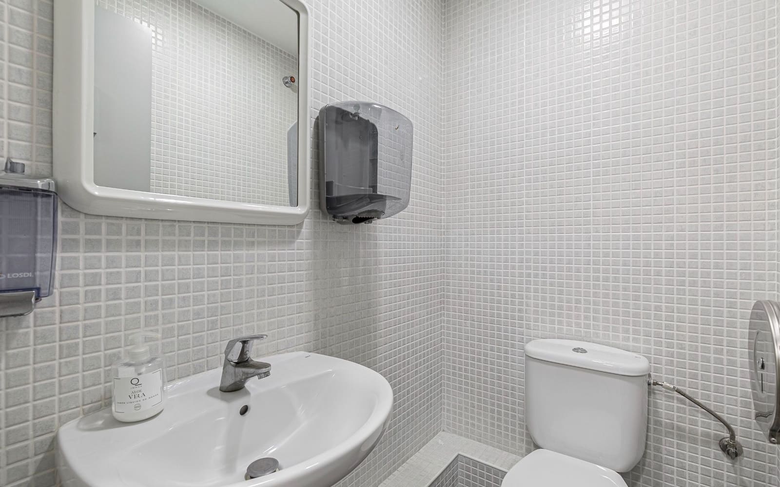 Erhverv til leje i Barcelona by - € 1.990 (Ref: 9650704)