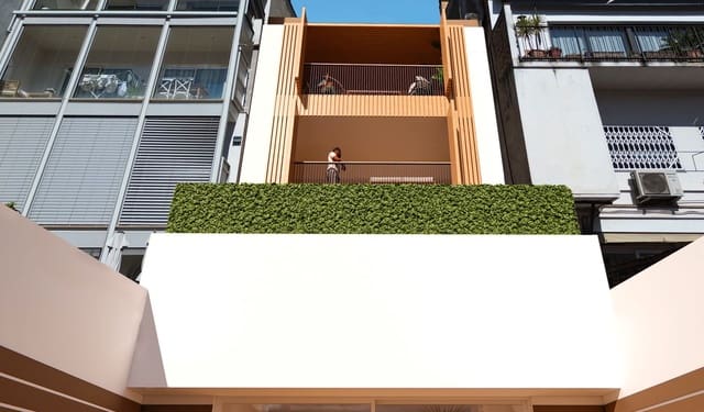 Komercyjne na sprzedaż w Miasto Girona - 290 000 € (Ref: 9650871)