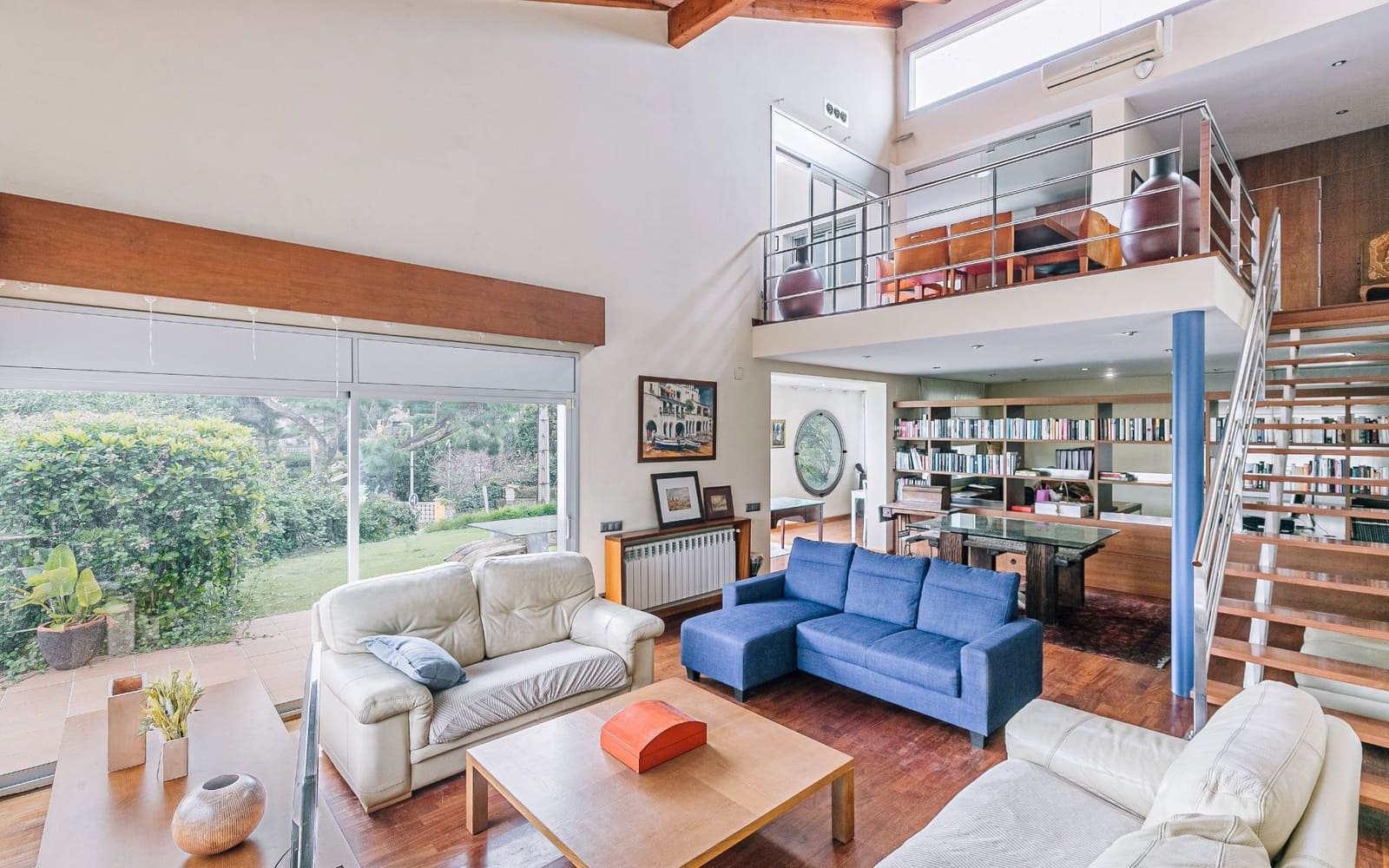 5 bedroom Villa for sale in Castelldefels with garage - € 1,280,000 (Ref: 9652408)