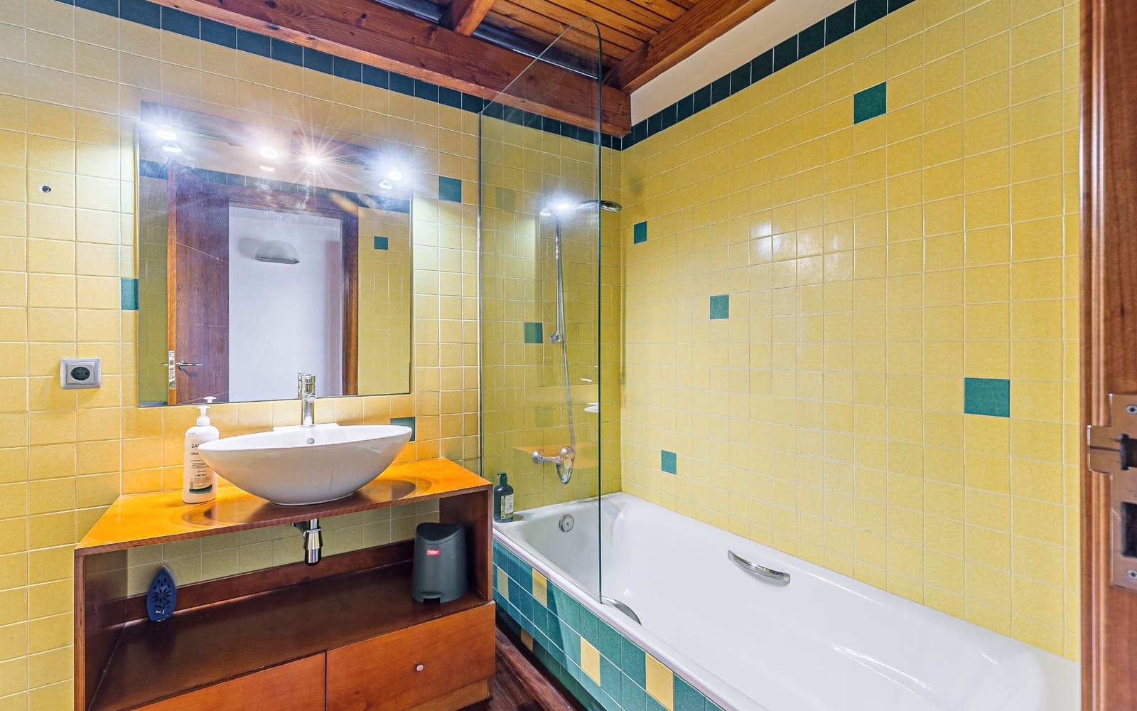 5 bedroom Villa for sale in Castelldefels with garage - € 1,280,000 (Ref: 9652408)