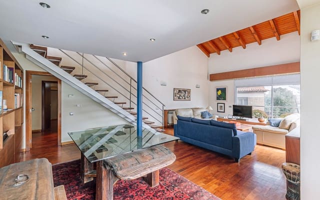 5 bedroom Villa for sale in Castelldefels - € 1,280,000 (Ref: 9652408)