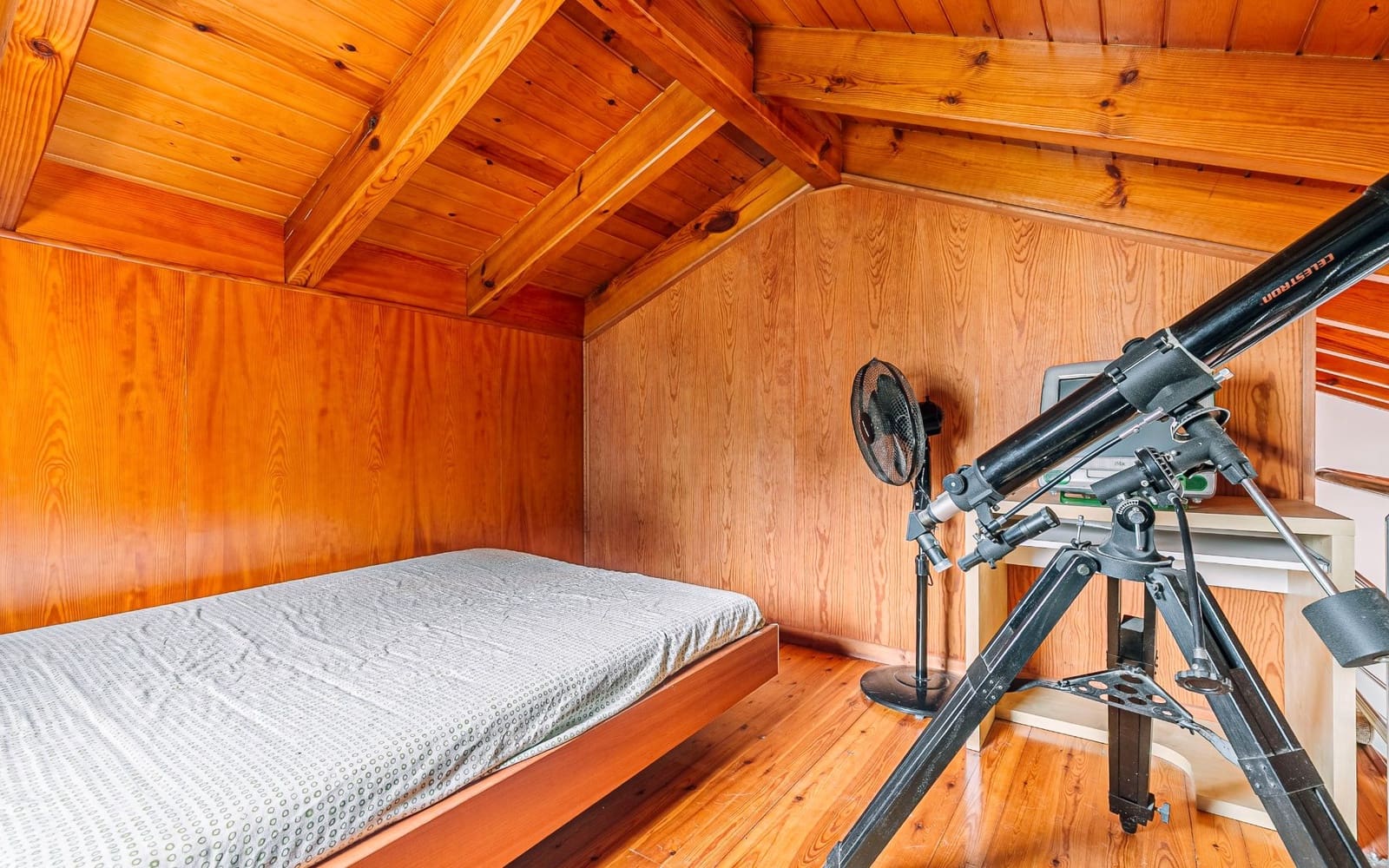 5 bedroom Villa for sale in Castelldefels with garage - € 1,280,000 (Ref: 9652408)