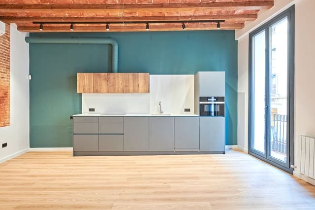 3 soverom Leilighet til leie i El Barri Gòtic, Barcelona by - € 1 790 (Ref: 9653324)